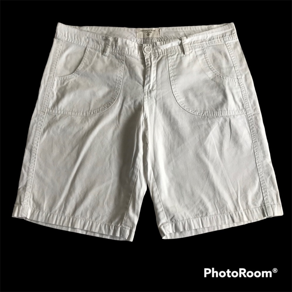 UNIVERSITY CLUB Collection shorts Women's size 32 color white mid rise, pockets